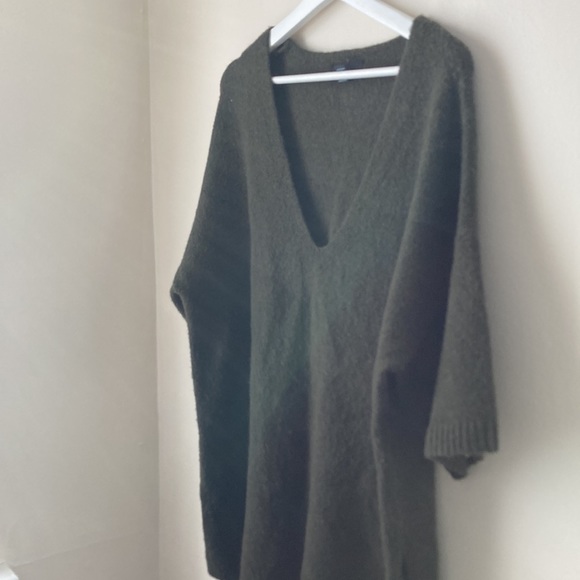 Olive green oversized knit top - Picture 2 of 3